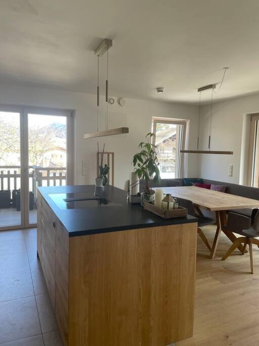 Wunderschoenes 4 Zimmer Apartment Mit Seeblick Бад Виезее Екстериор снимка
